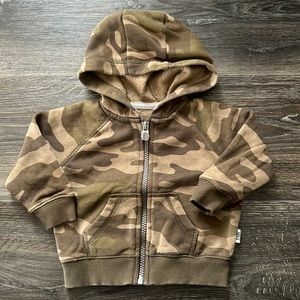🔷3/$18🔷 Carter’s zip up hoodie